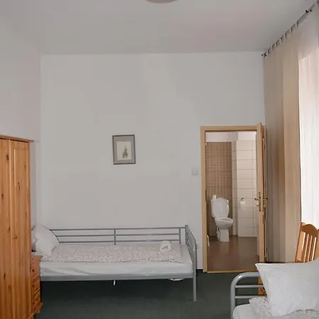 Pokoje Goscinne Domu Pielgrzyma W Supraslu Pokoj fotografie