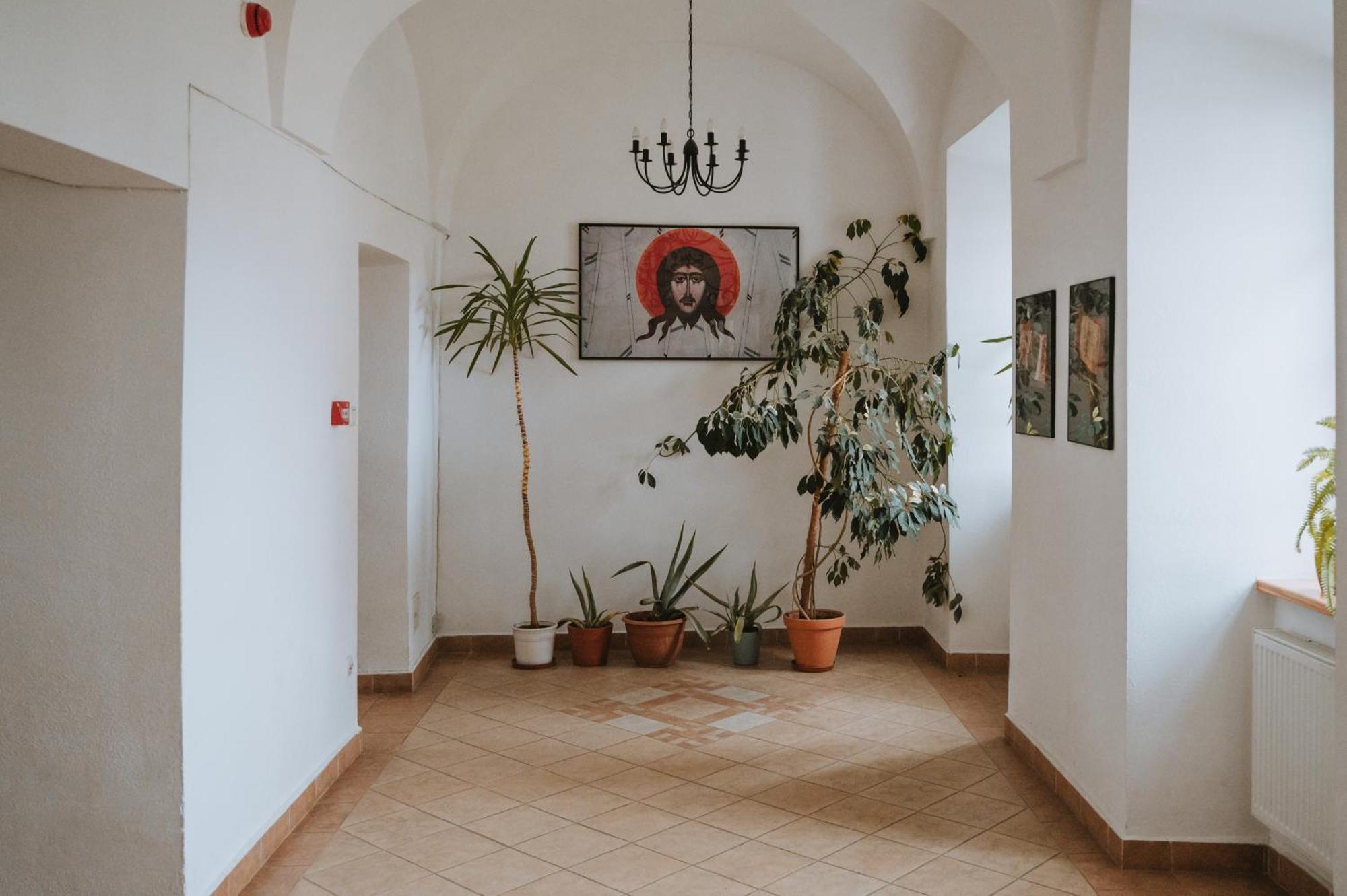 Goscinne Domu Pielgrzyma W Supraslu Hostel