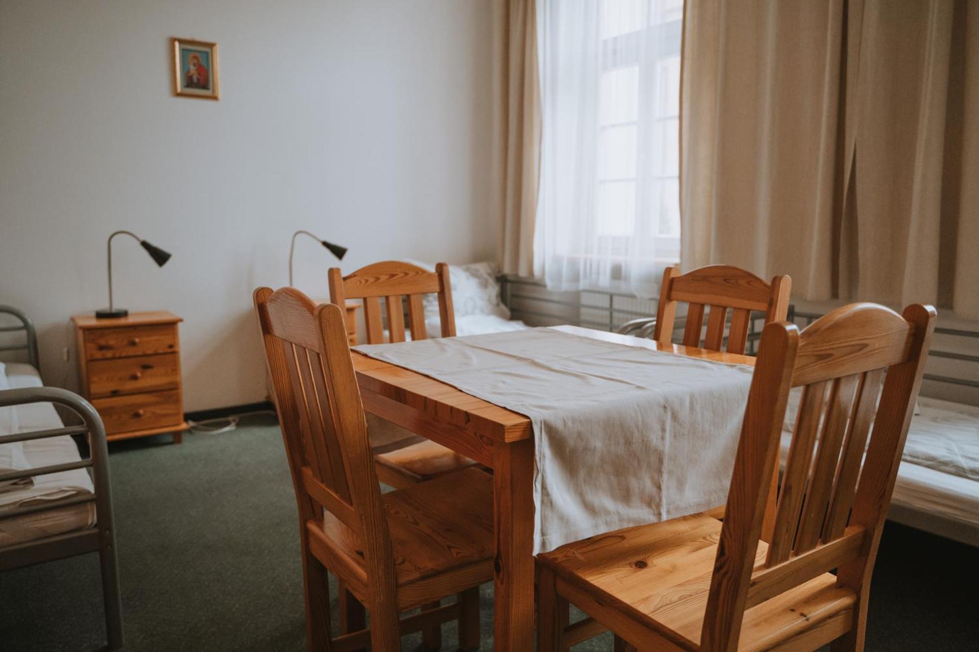 Goscinne Domu Pielgrzyma W Supraslu