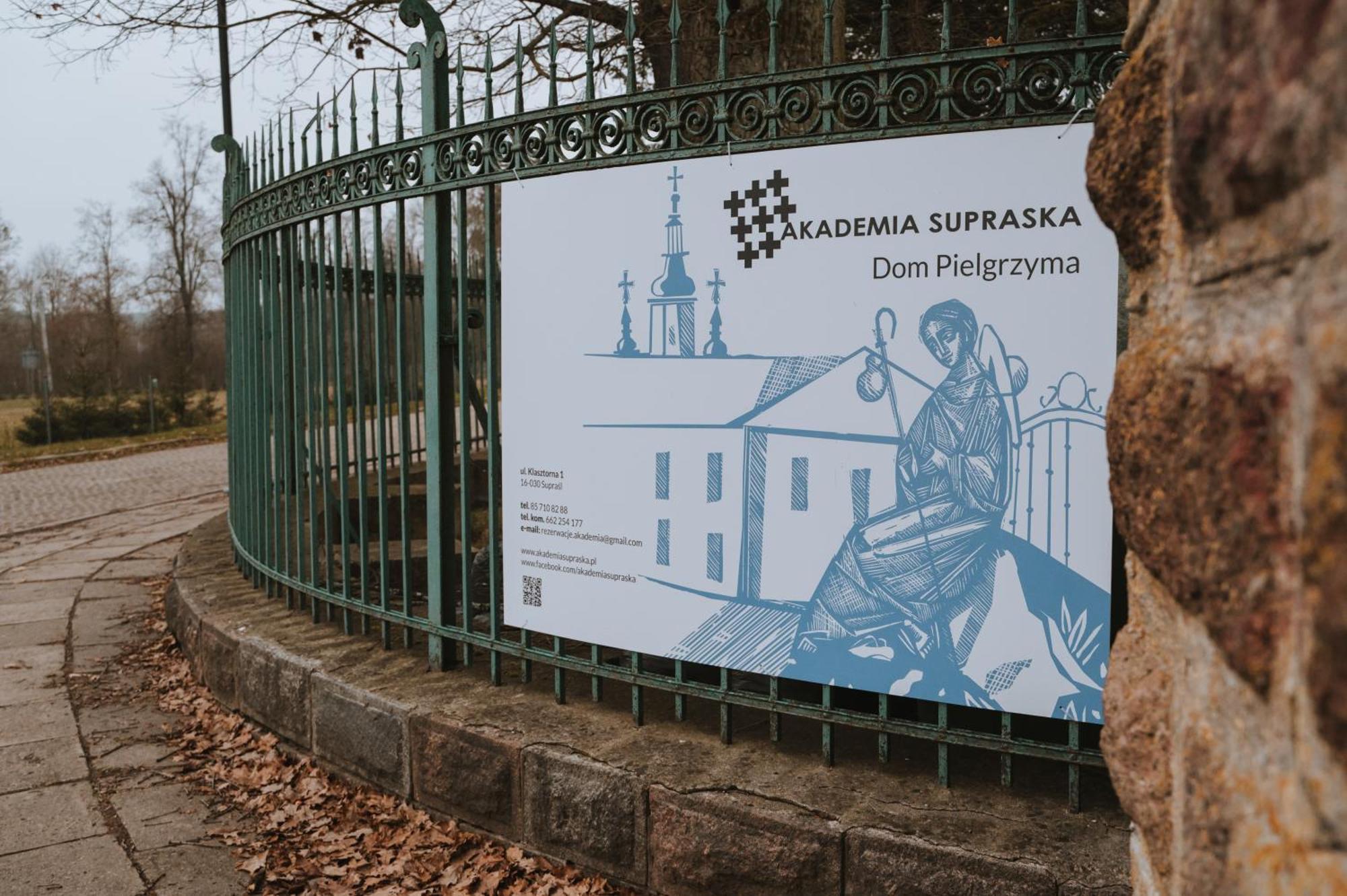 Goscinne Domu Pielgrzyma W Supraslu Hostel
